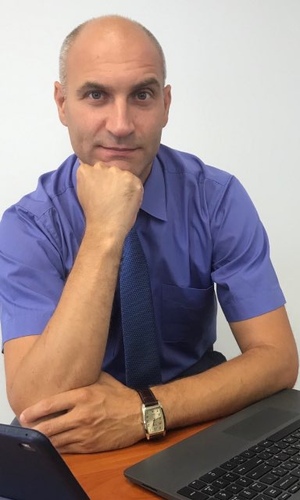 Мастер по ремонту обуви Алексей